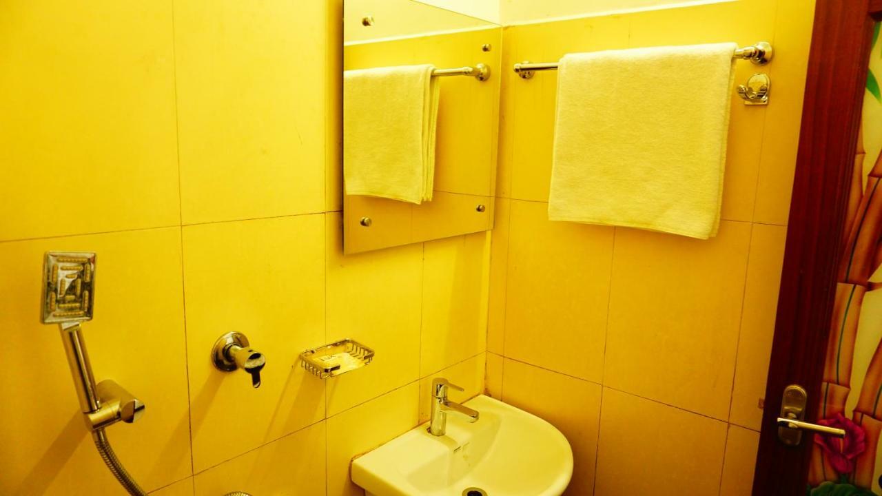 Thayamkery'S Royal Inn Kochi Exterior foto